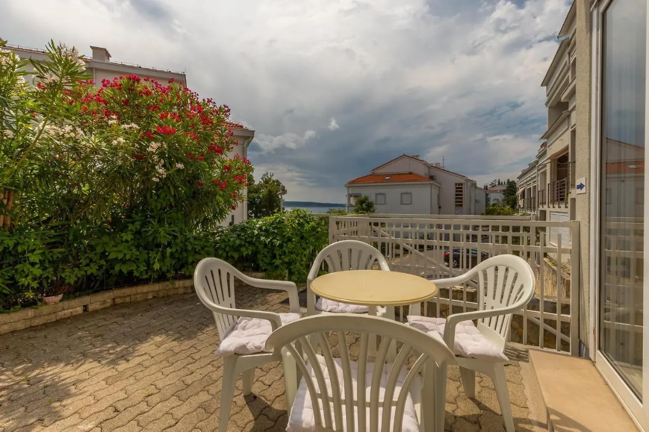 Apartment In Selce 41920